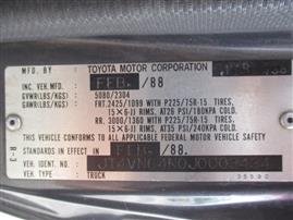 1988 TOYOTA PICK UP GRAY 2 DR 1/2 TON DELUXE STANDARD CAB LONG BED 3.0L  Z15958
